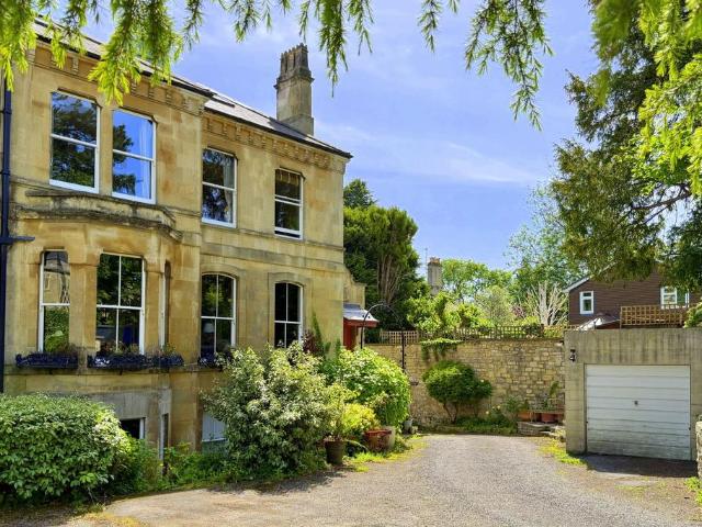 5 bedroom semi detached house for sale