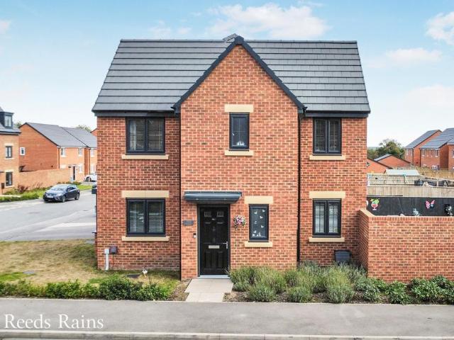 3 bedroom semi detached house for sale