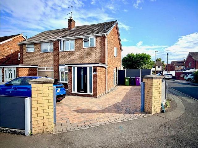 3 bedroom semi detached house for sale