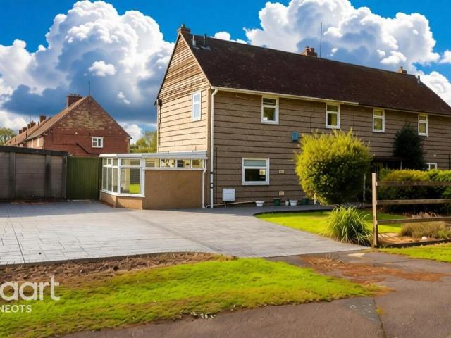 3 bedroom semi detached house for sale