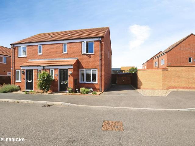 3 bedroom semi detached house for sale