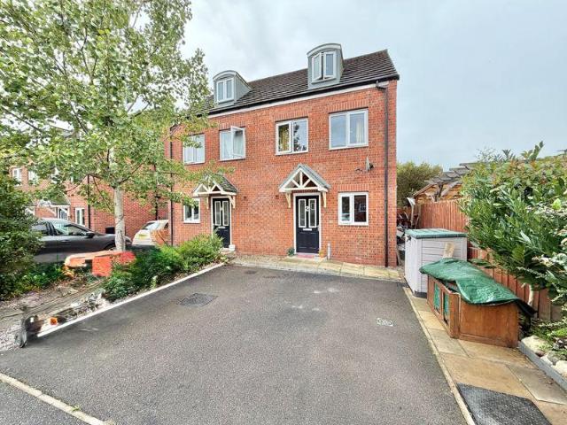 3 bedroom semi detached house for sale