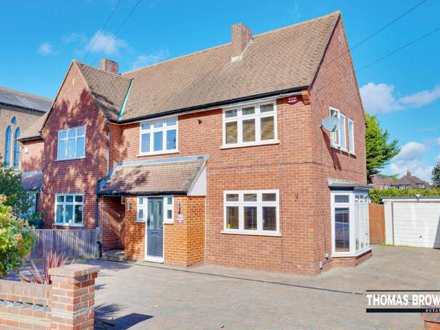 3 bedroom semi detached house for sale