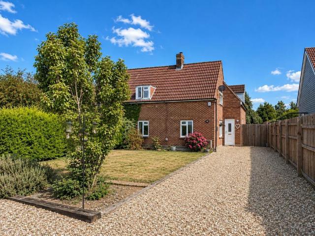 3 bedroom semi detached house for sale