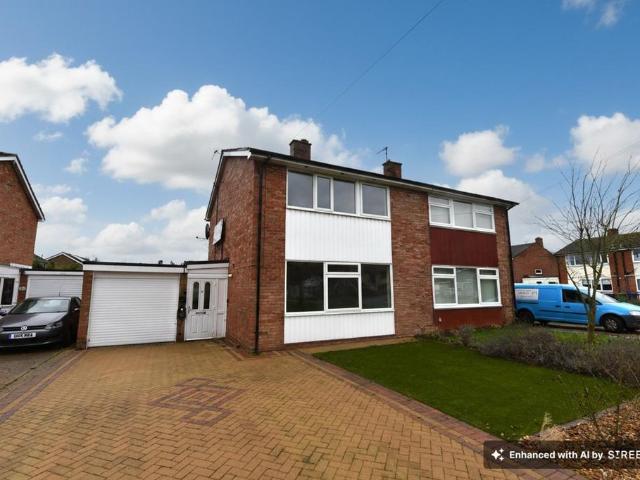 3 bedroom semi detached house for sale