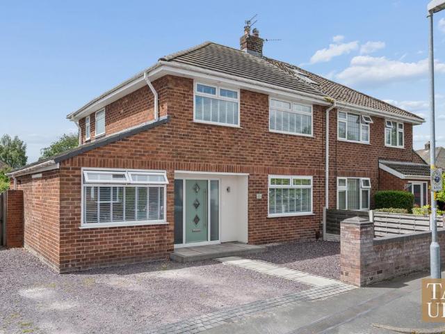 3 bedroom semi detached house for sale