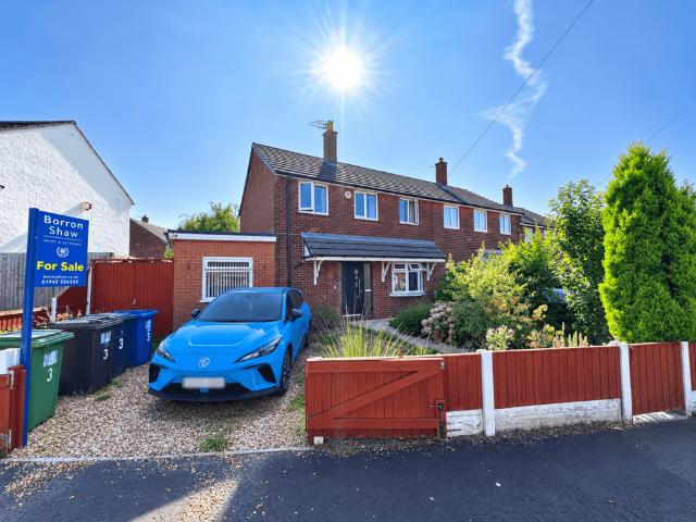 3 bedroom semi detached house for sale