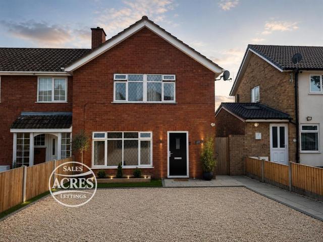 3 bedroom semi detached house for sale