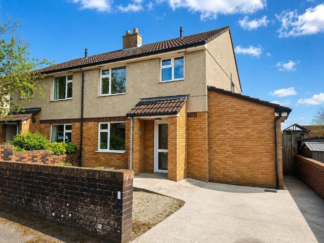 3 bedroom semi detached house for sale