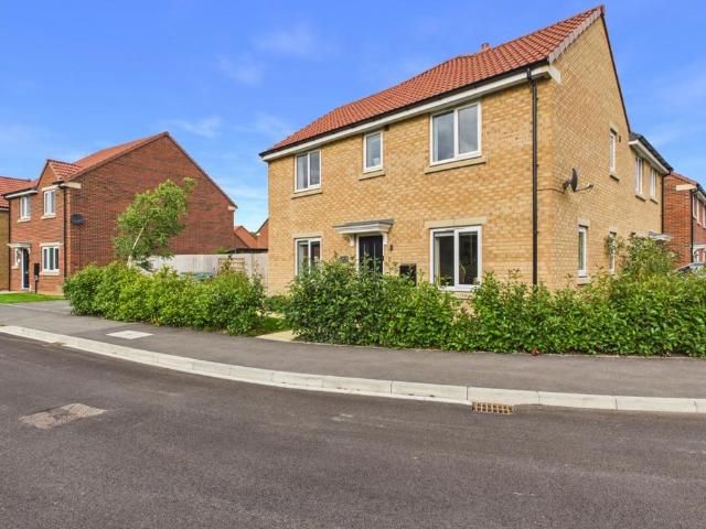 3 bedroom semi detached house for sale