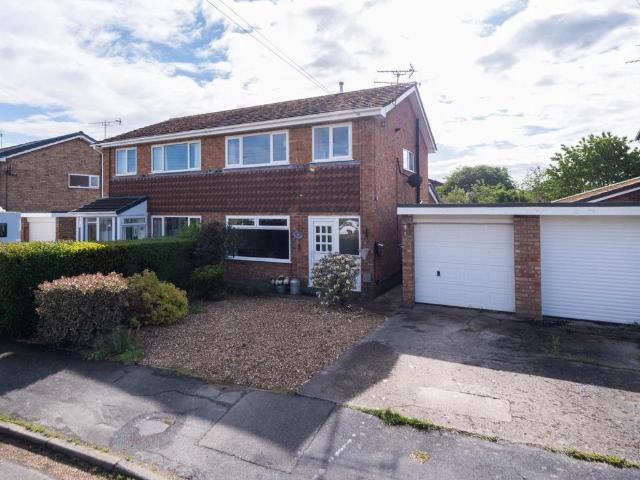 3 bedroom semi detached house for sale