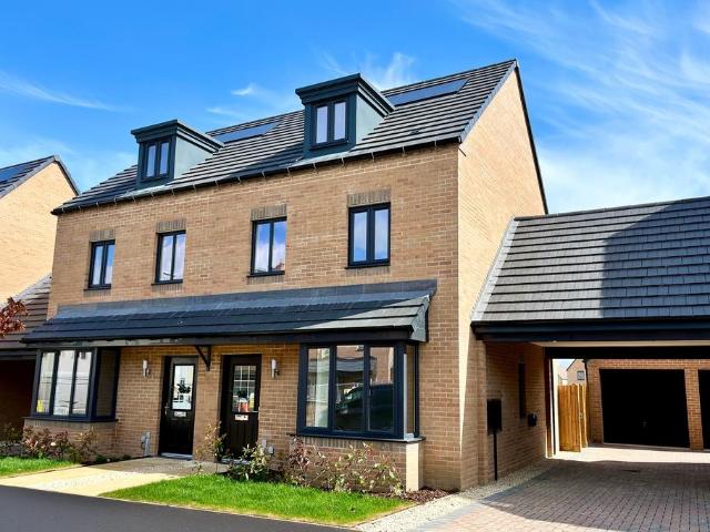 3 bedroom semi detached house for sale