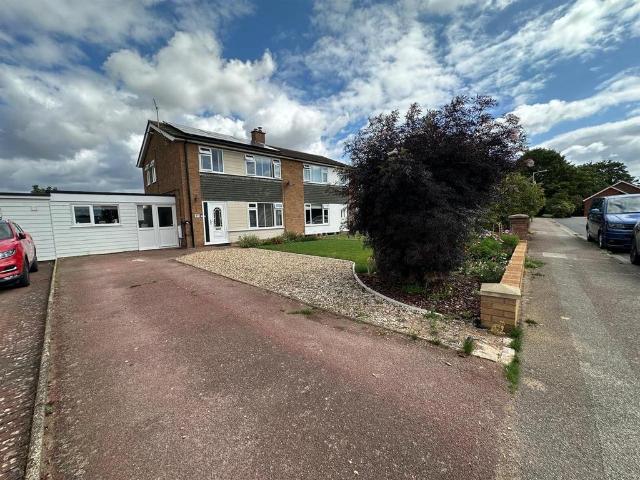 3 bedroom semi detached house for sale