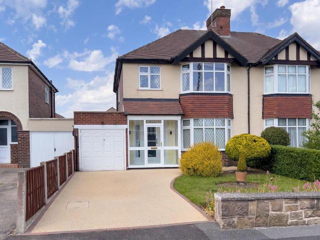 3 bedroom semi detached house for sale