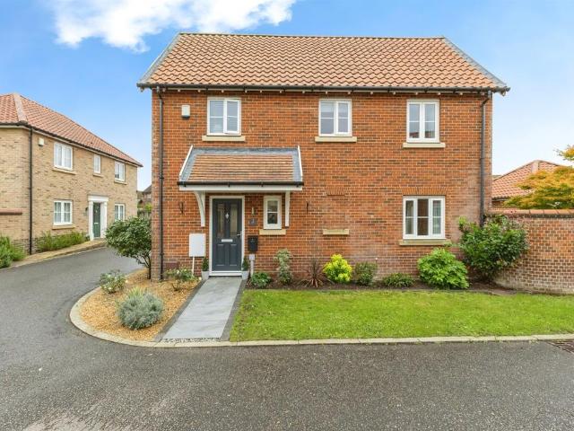3 bedroom semi detached house for sale