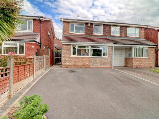 3 bedroom semi detached house for sale
