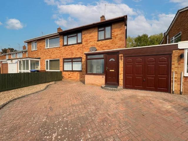 3 bedroom semi detached house for sale