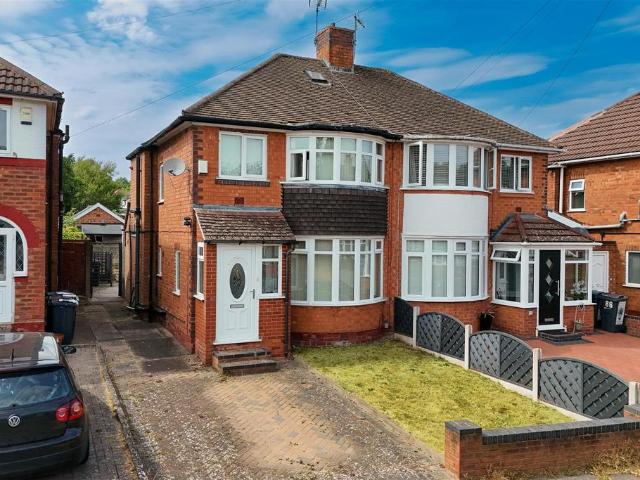 3 bedroom semi detached house for sale