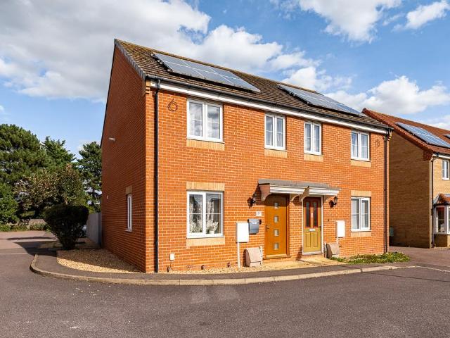 3 bedroom semi detached house for sale