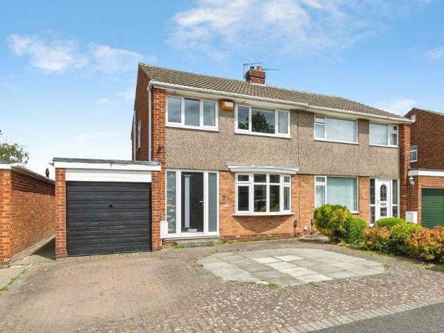 3 bedroom semi detached house for sale