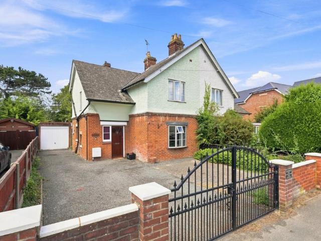 3 bedroom semi detached house for sale