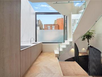 Wendell Park, London, Greater London - Equipped kitchen