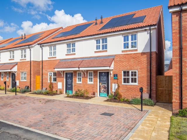 3 bedroom semi detached house for sale