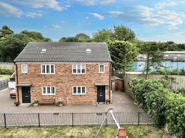 3 bedroom semi detached house for sale