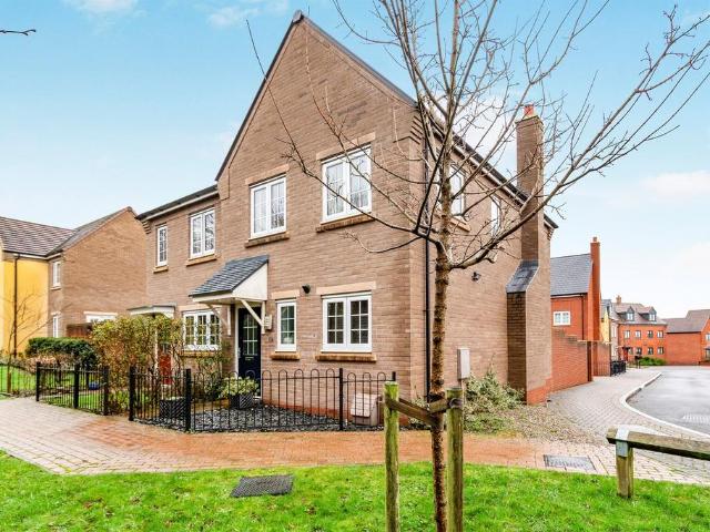 3 bedroom semi detached house for sale