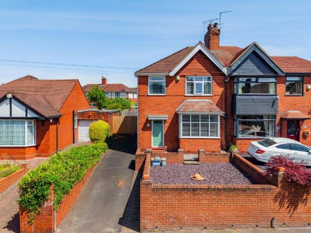 3 bedroom semi detached house for sale