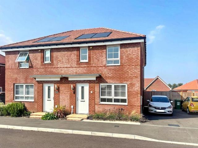 3 bedroom semi detached house for sale