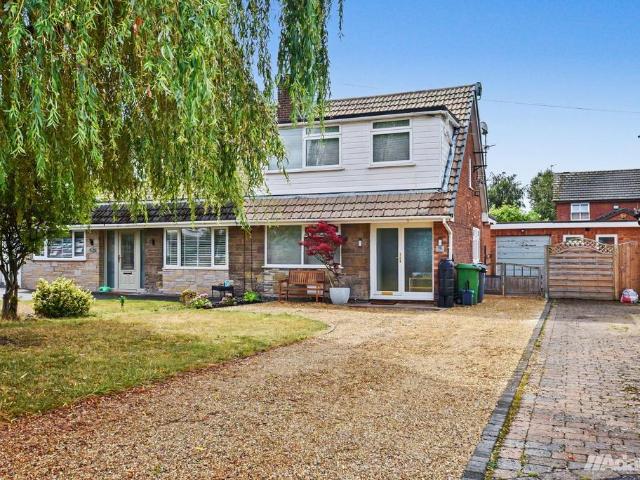 3 bedroom semi detached house for sale
