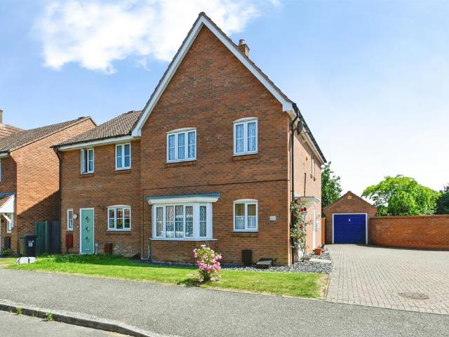 3 bedroom semi detached house for sale