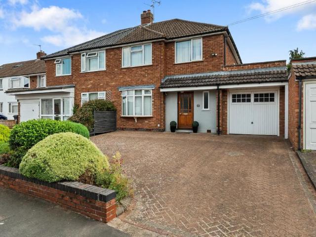 3 bedroom semi detached house for sale