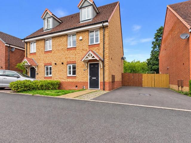 3 bedroom semi detached house for sale