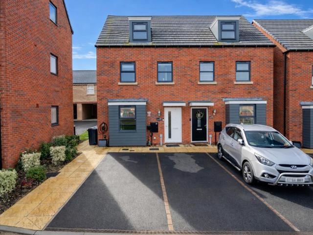 3 bedroom semi detached house for sale