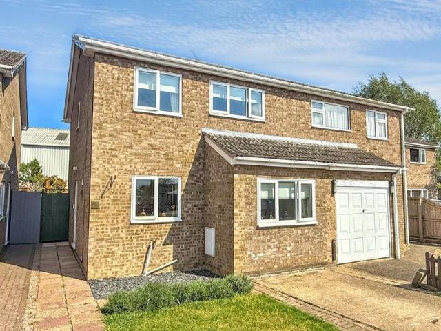 3 bedroom semi detached house for sale