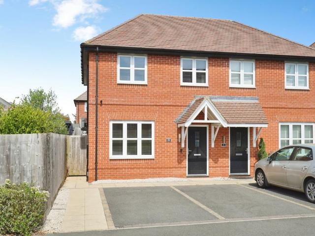 3 bedroom semi detached house for sale