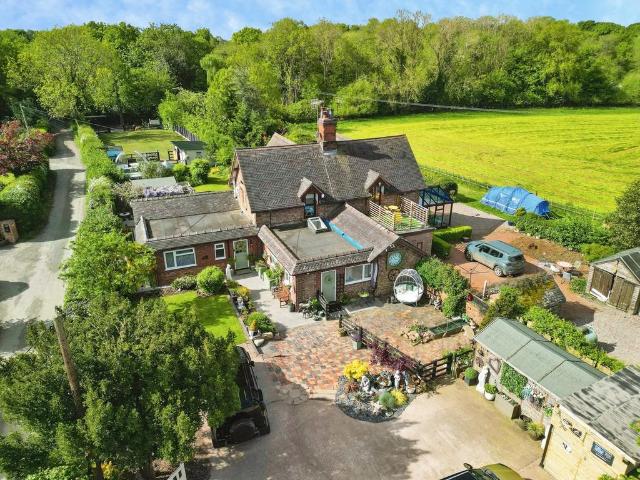 4 bedroom semi detached house for sale