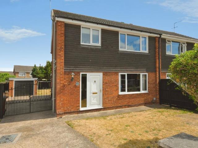 3 bedroom semi detached house for sale