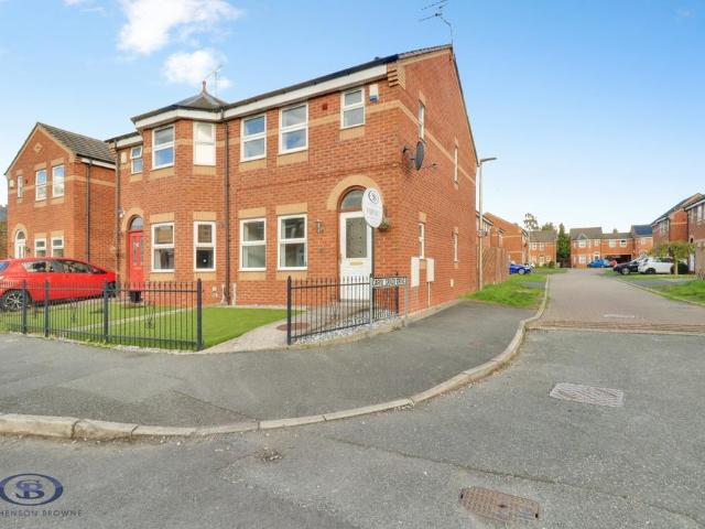 3 bedroom semi detached house for sale