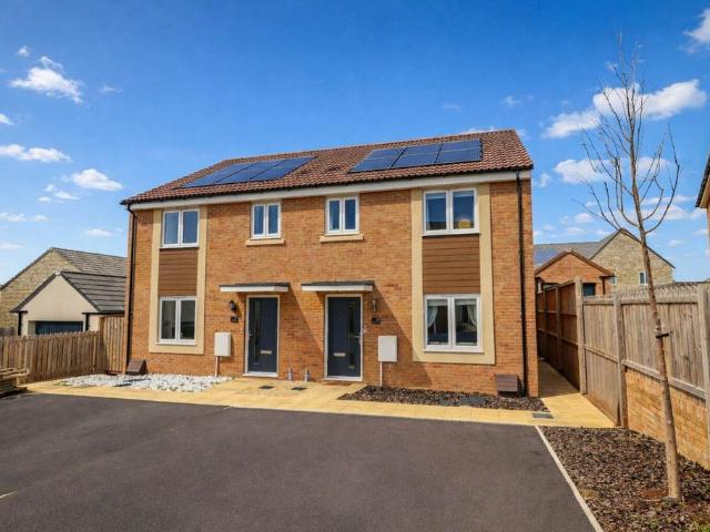 3 bedroom semi detached house for sale