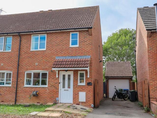 3 bedroom semi detached house for sale