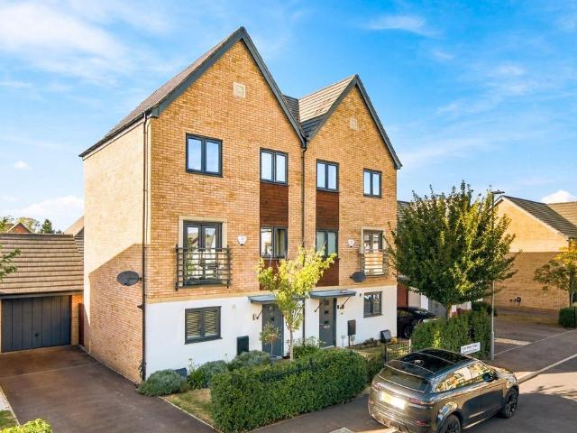 3 bedroom semi detached house for sale
