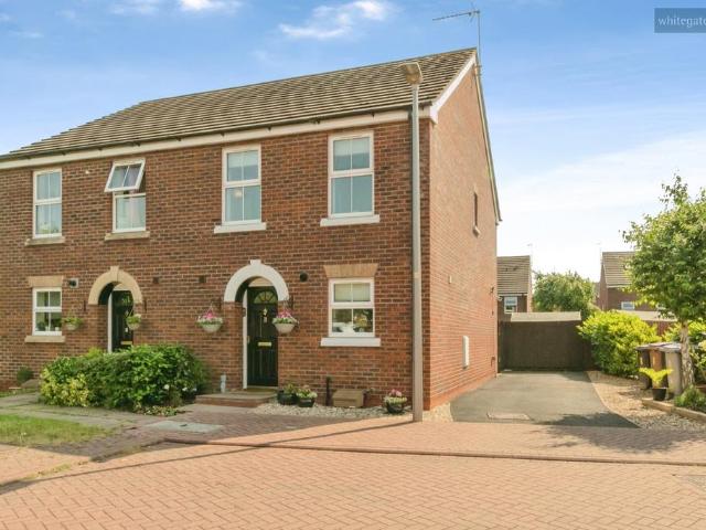 3 bedroom semi detached house for sale
