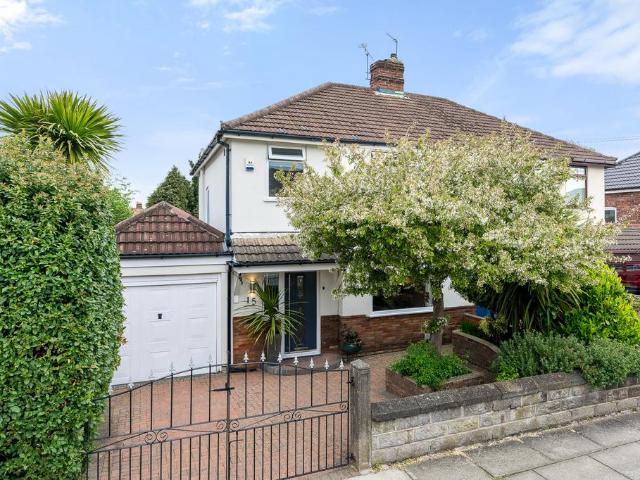 3 bedroom semi detached house for sale