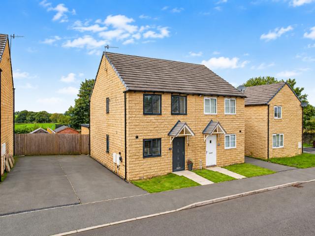 3 bedroom semi detached house for sale