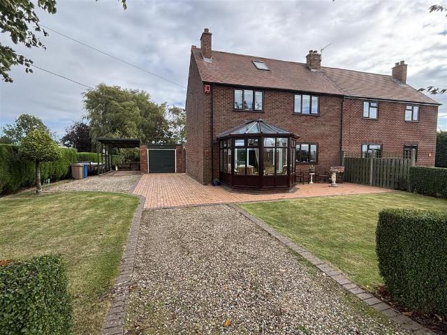 3 bedroom semi detached house for sale