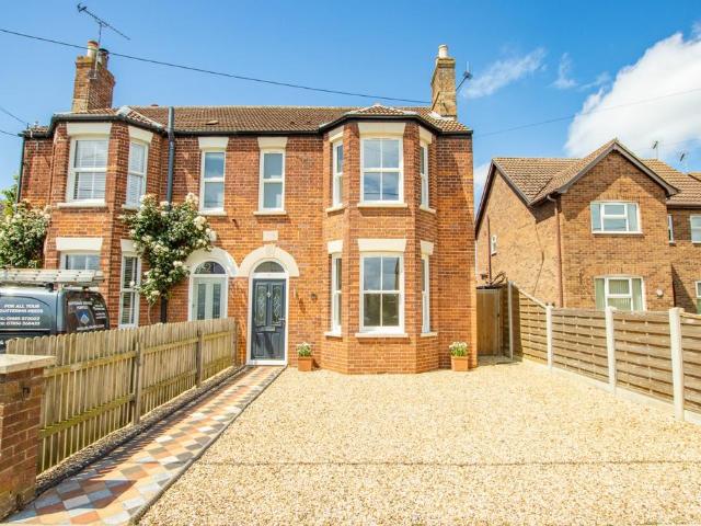 3 bedroom semi detached house for sale