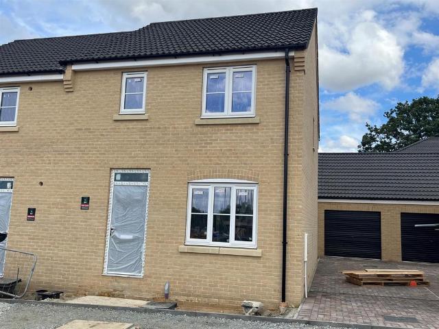 3 bedroom semi detached house for sale